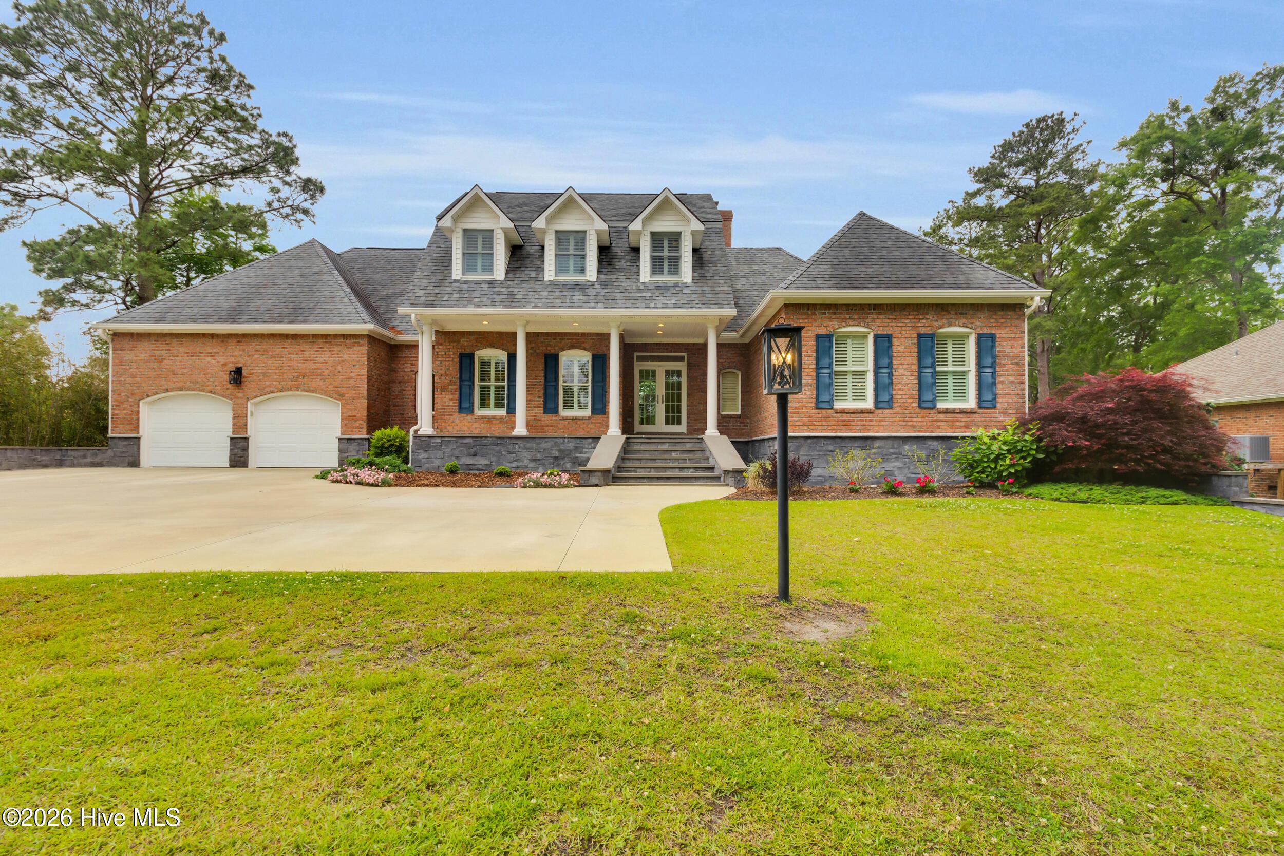 Image 2: 611 Creekwood Drive