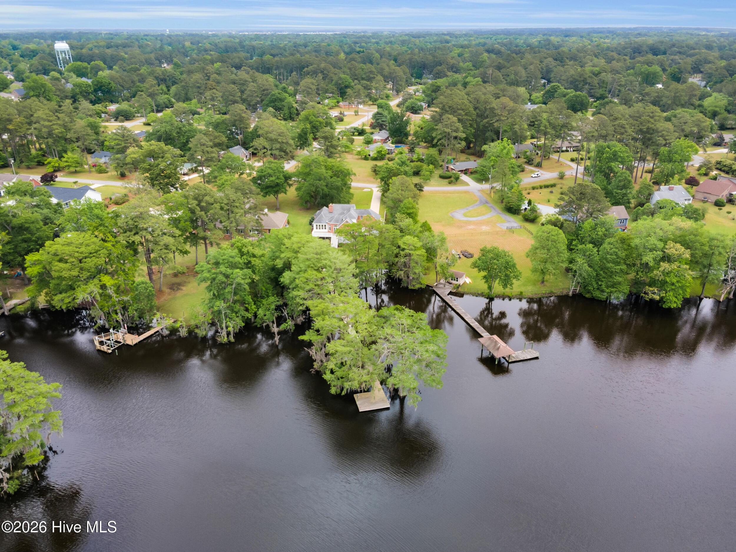 Image 4: 611 Creekwood Drive