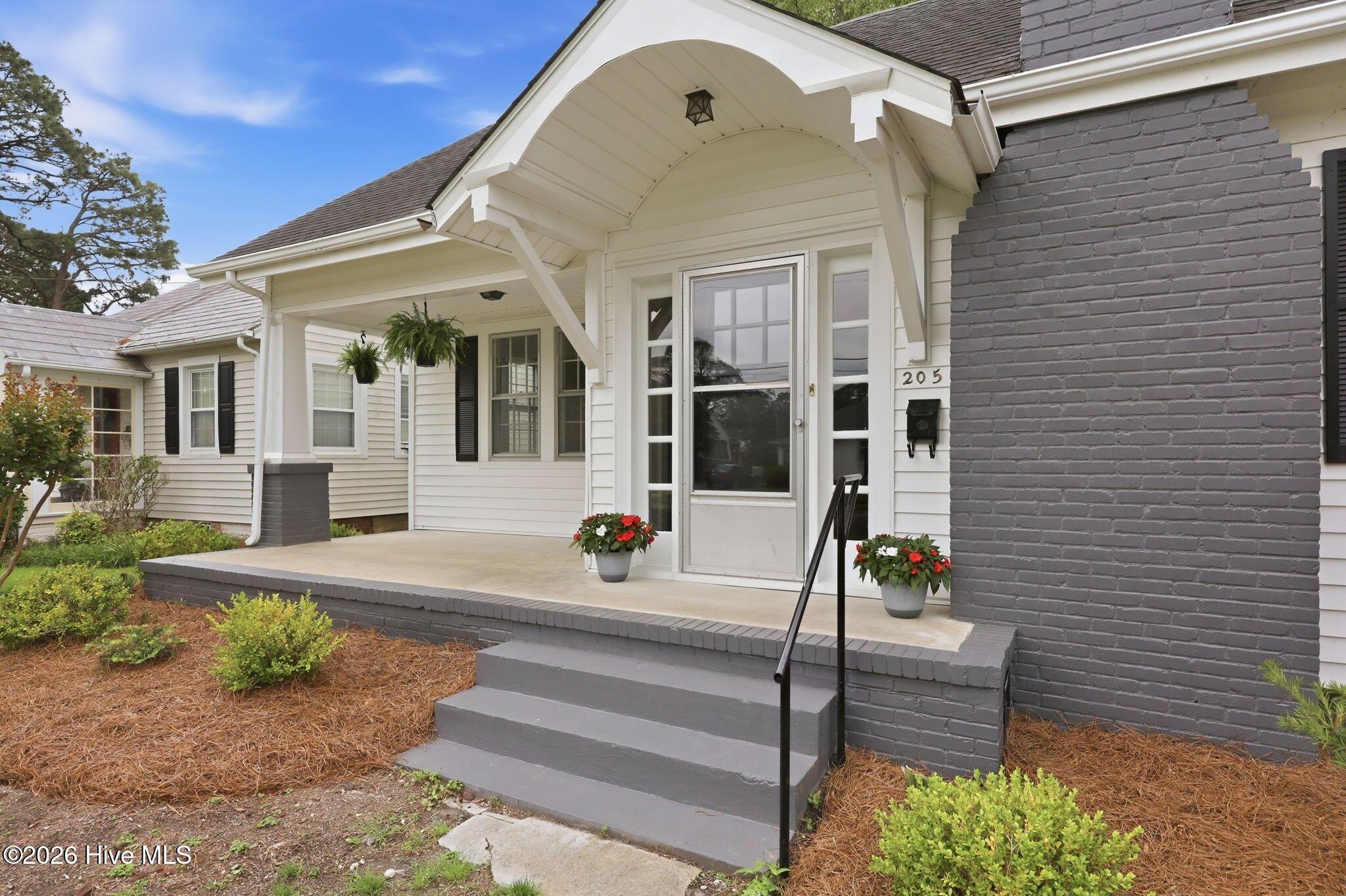 Image 4: 5-web-or-mls-IMG_9052
