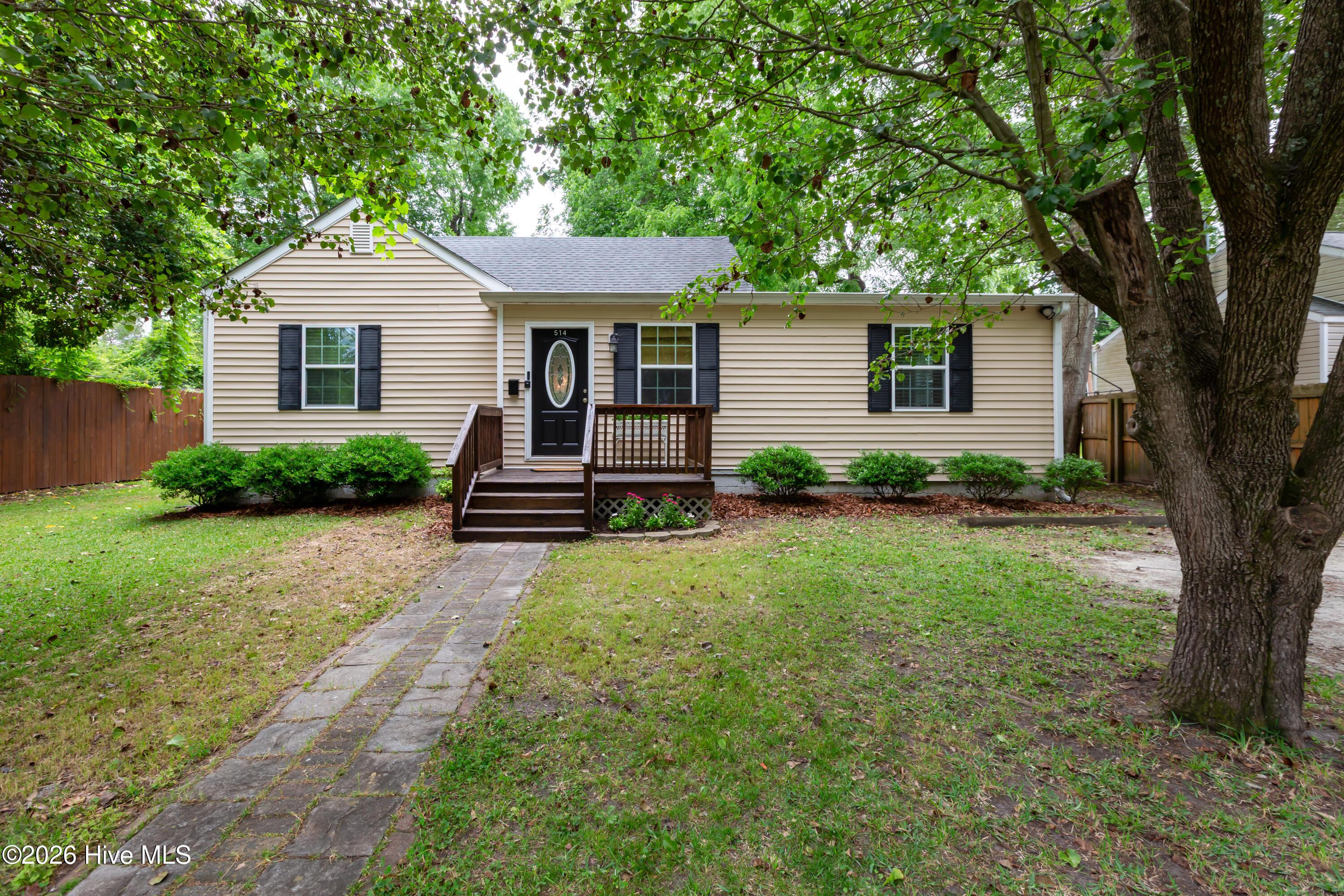 Image 1: 514 Jefferson Ave.