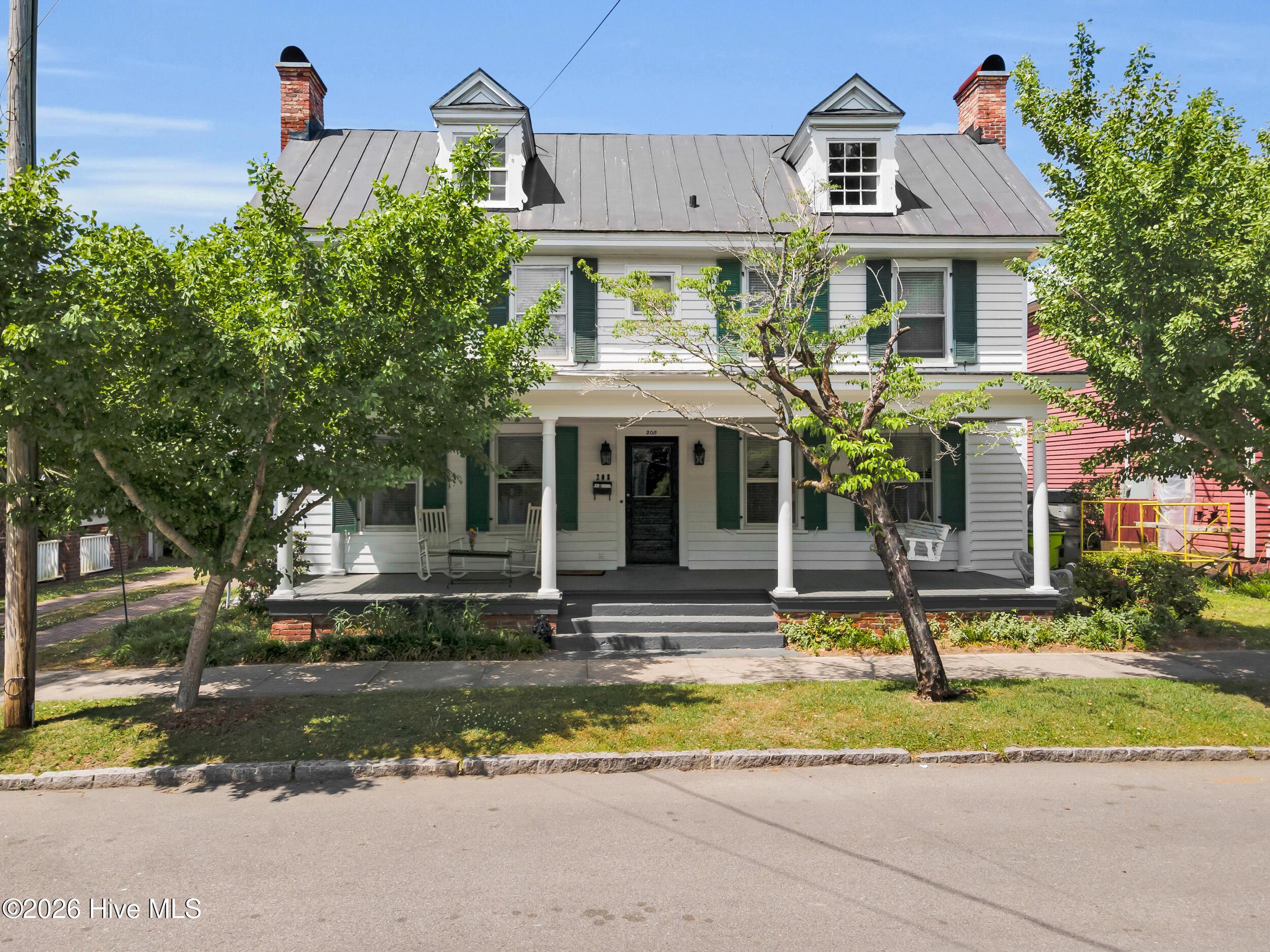 Image 1: 208 Johnson Street