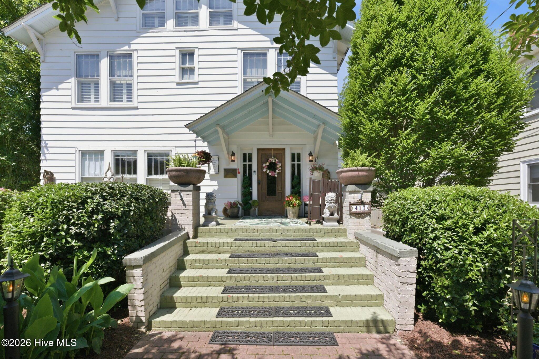 Image 2: Beautiful Curb Appeal