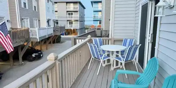 Image 2: deck (002)
