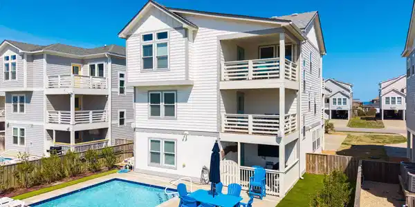 Image 4: 53-web-or-mls-ext-32