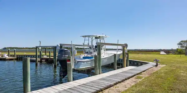 Image 3: 25 ft Boat Lift
