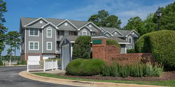 419 Albemarle Boulevard Unit Apt 10b