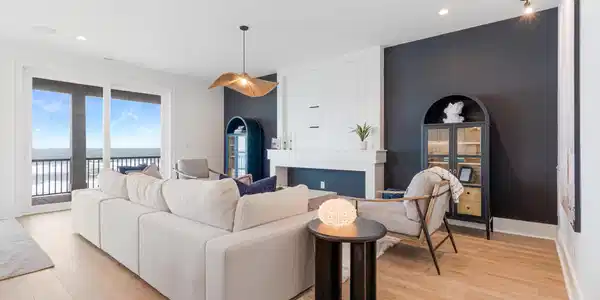 Image 3: Living Area