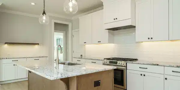 Image 4: Similar Construction Kitchen