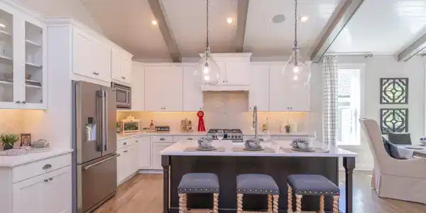 Image 2: Similar Construction Kitchen