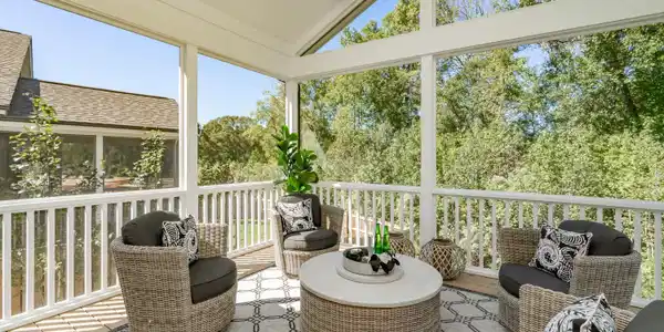 Image 4: Similar Construction Upstairs Porch