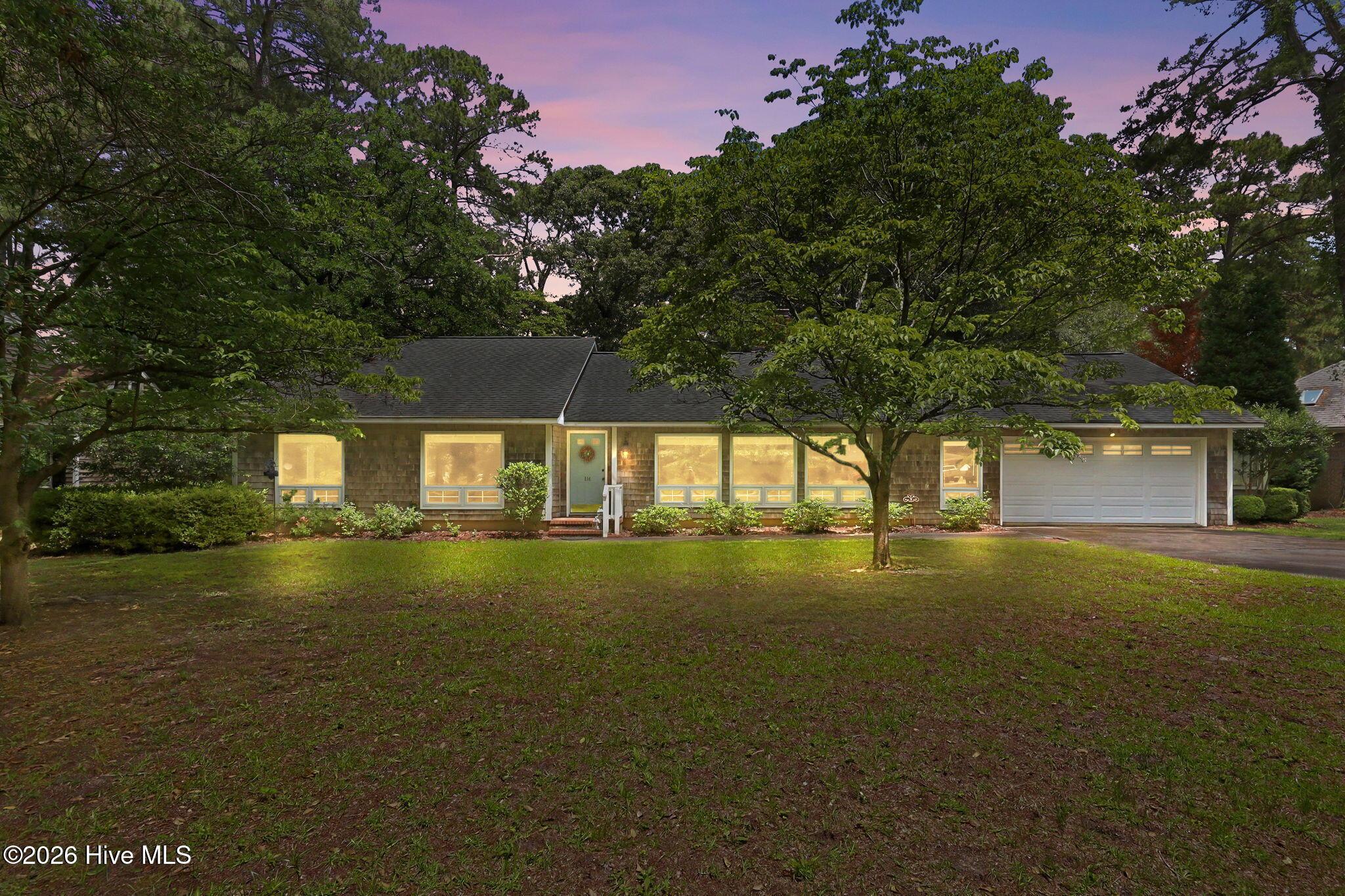Image 2: twilight fairway
