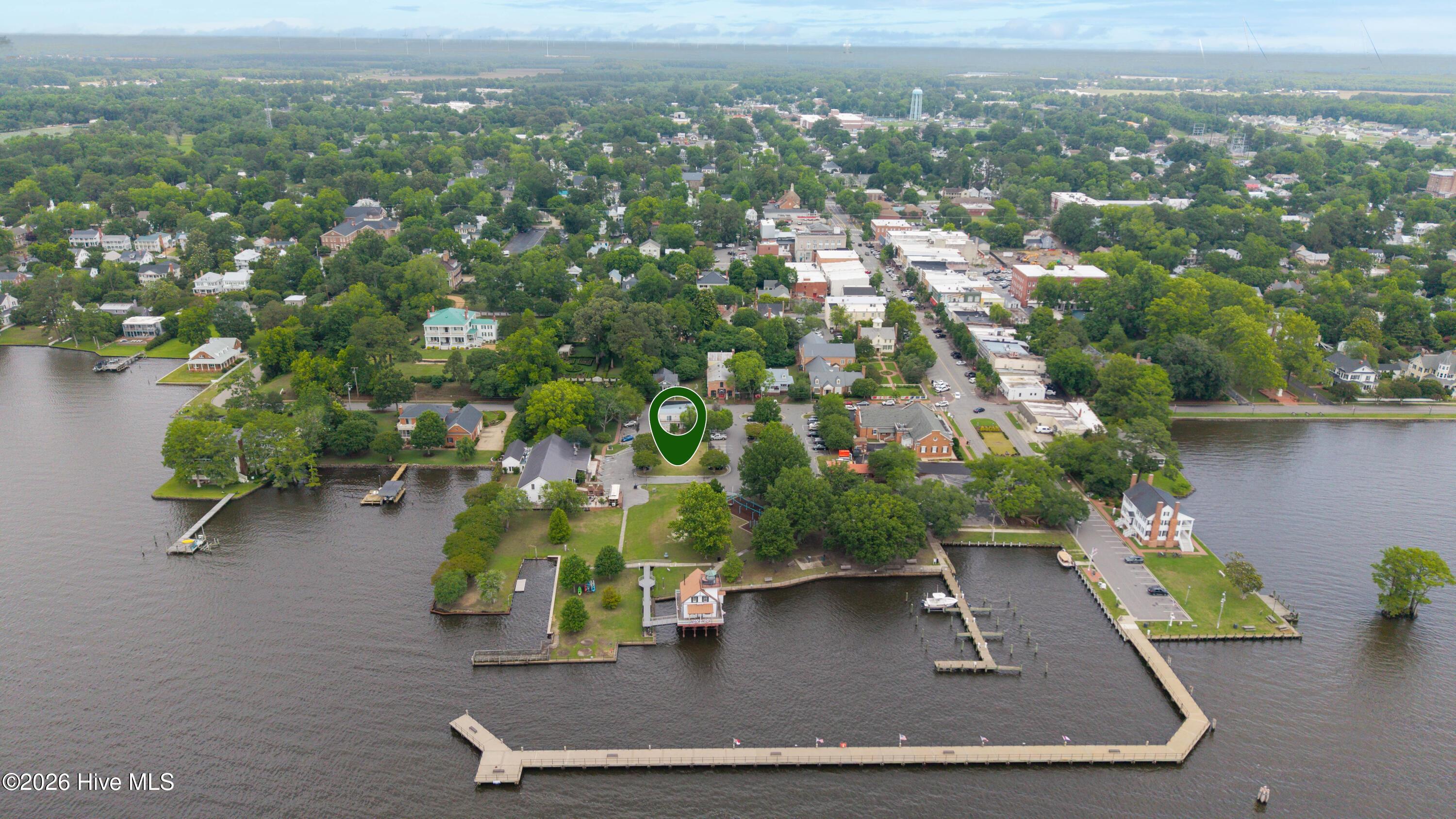 Image 4: 111 W Water