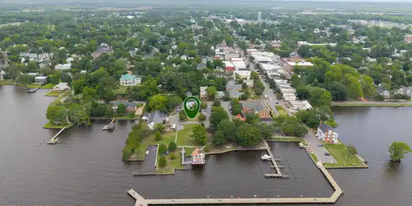 Image 4: 111 W Water