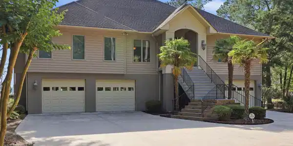 204 Live Oak Lane