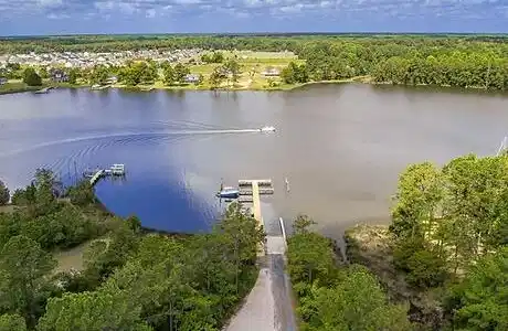 Image 4: Community ramp/day dock