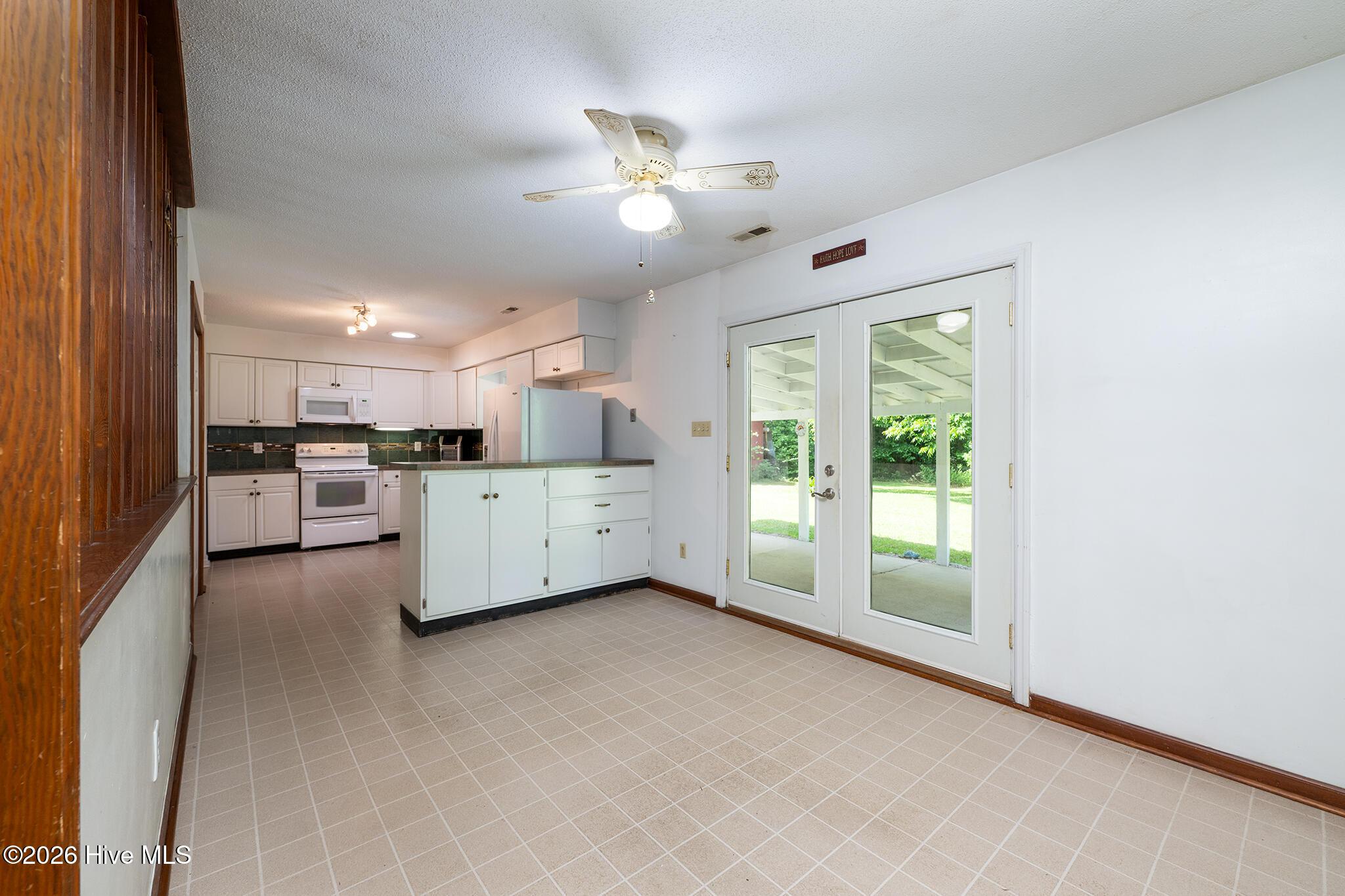 Image 3: 5101 Sand Ridge Road, New Bern