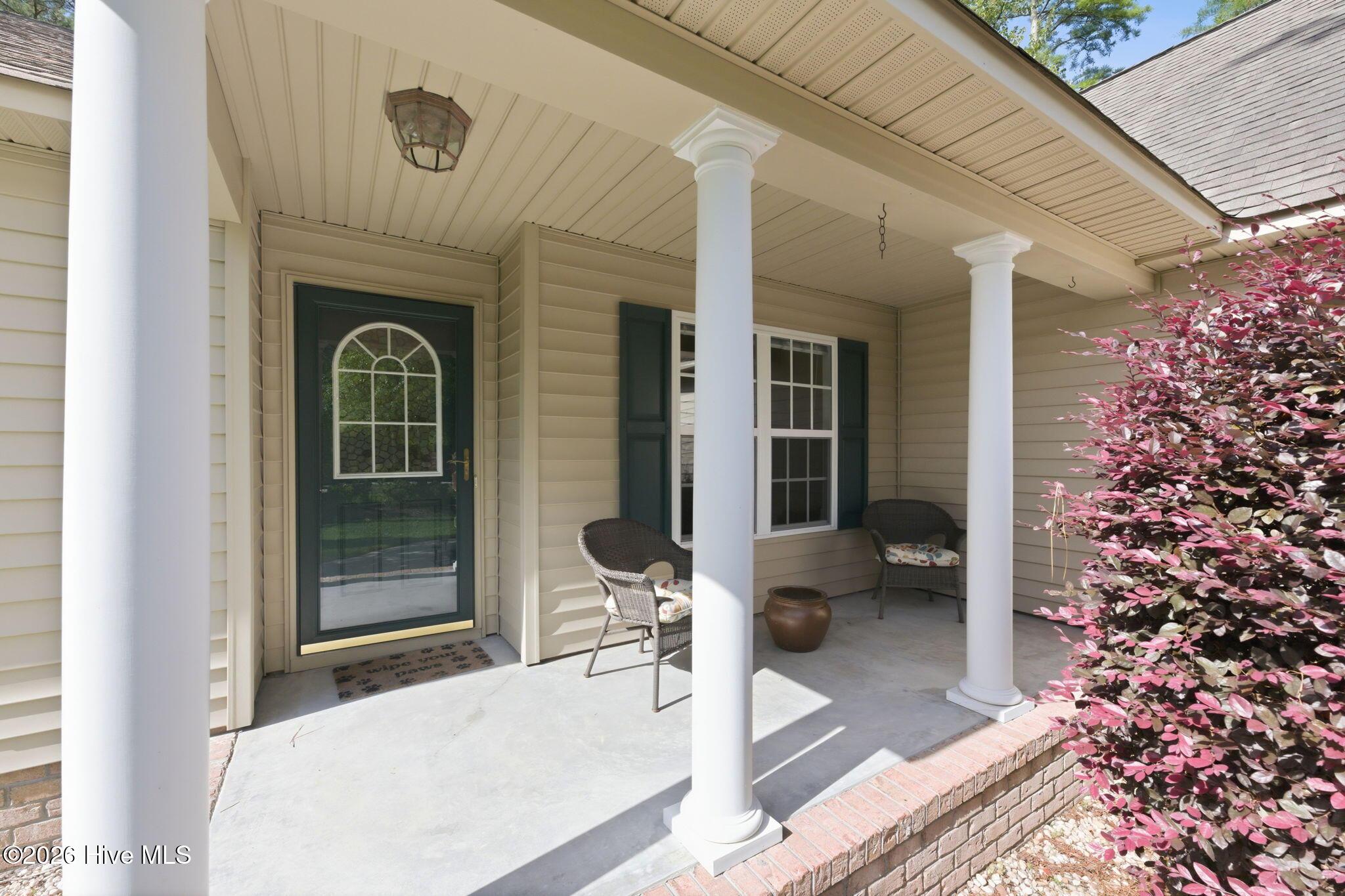 Image 2: Inviting Front Porch