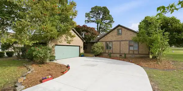 Image 4: Beautiful Brick Home