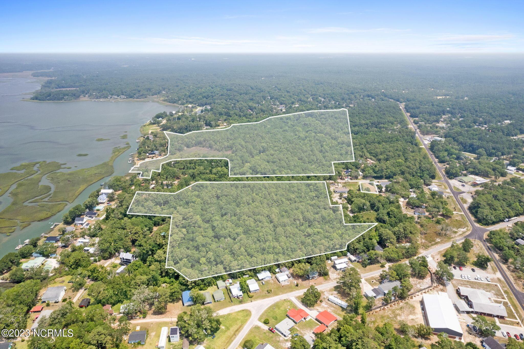 Image 4: Large tract of prime land