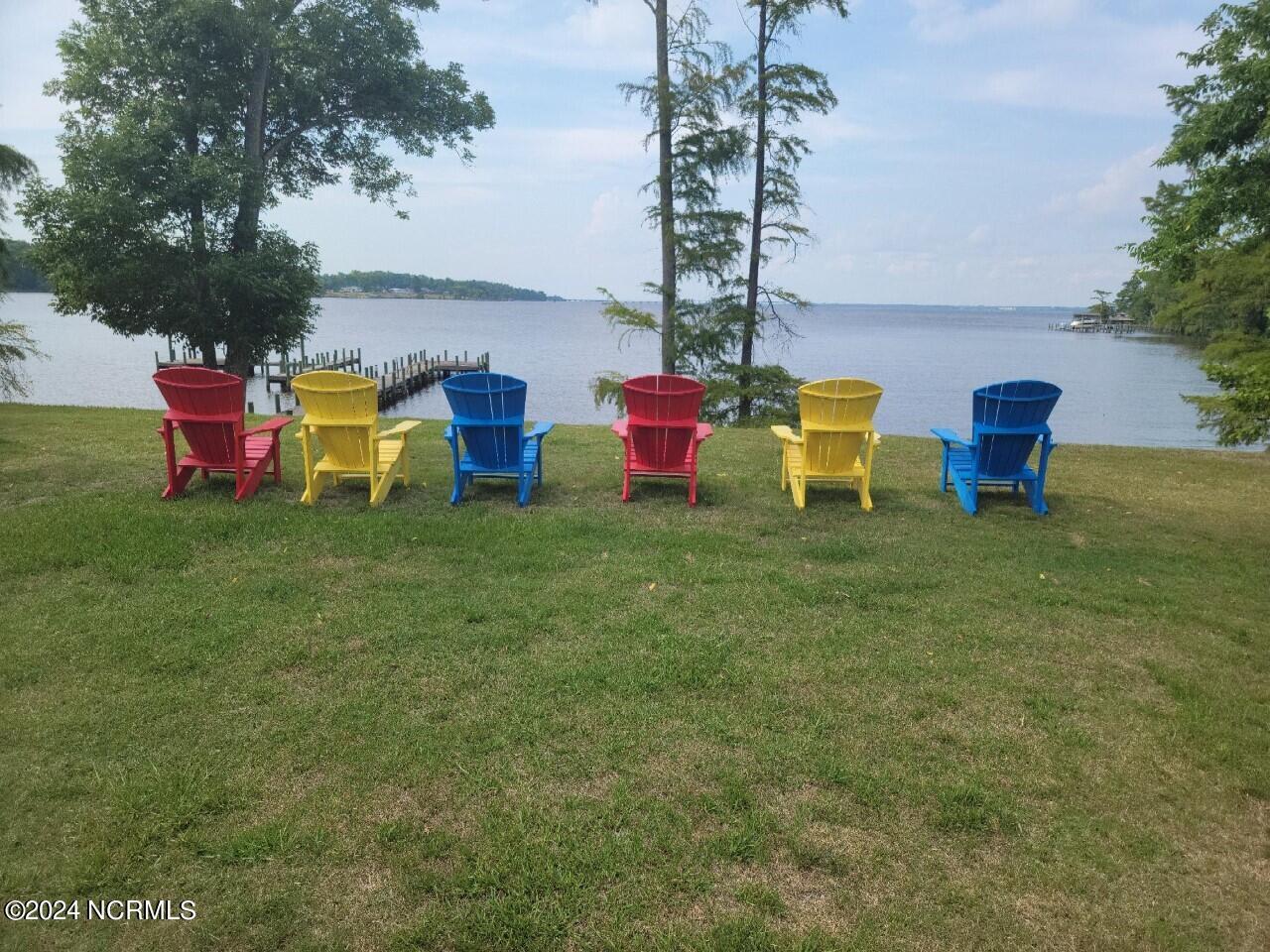 Image 3: Salmon Creek - Chairs - Beach