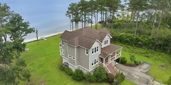 Image 3: 15-web-or-mls-486 Sandy Point Dr 015