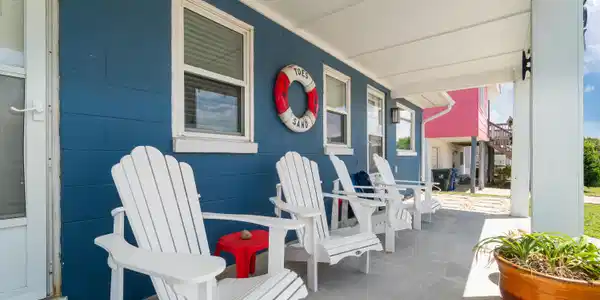 Image 4: Front Porch View