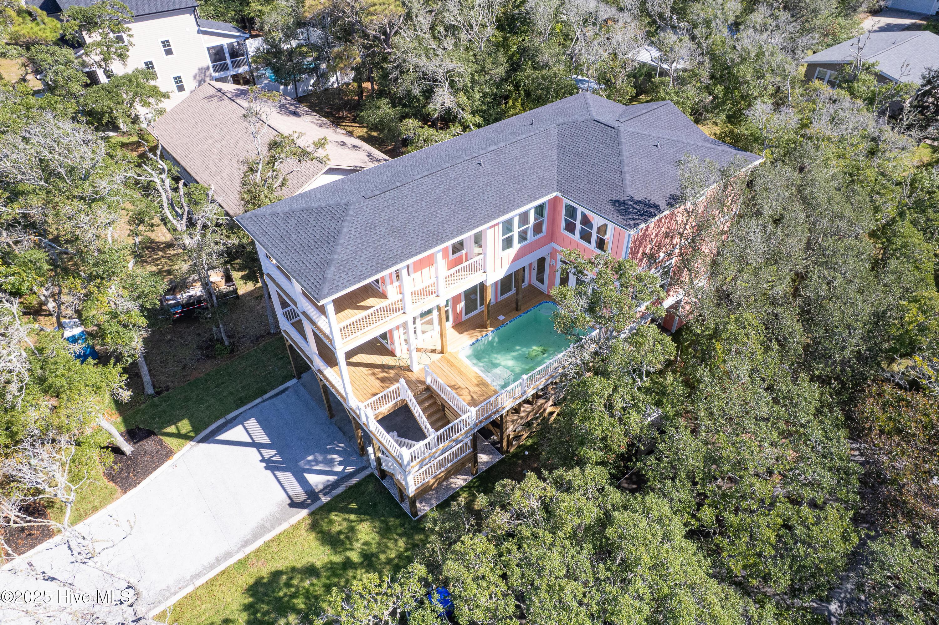 Image 4: 114 SE 75th-56