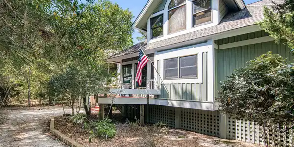 122 Edward Teach Wynd