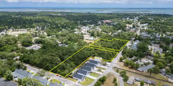 27 Lots N Caswell Avenue