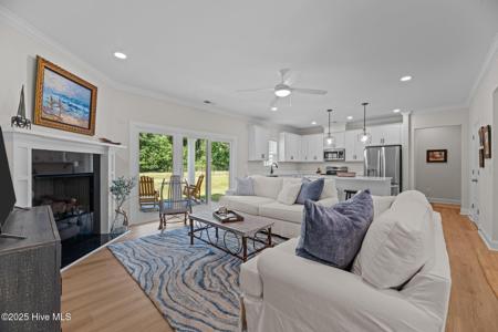 613 Windward Drive