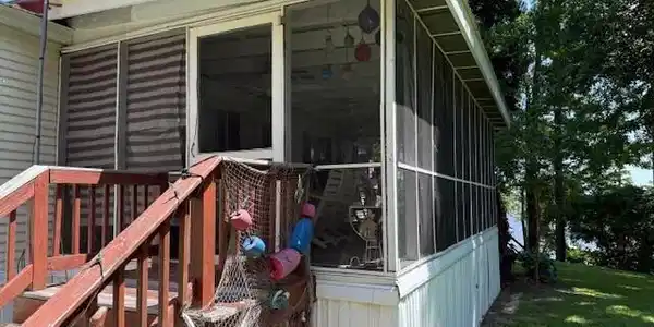Image 3: porch (4)
