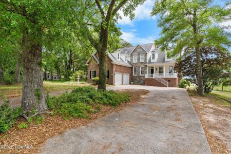 715 Shoreline Drive W