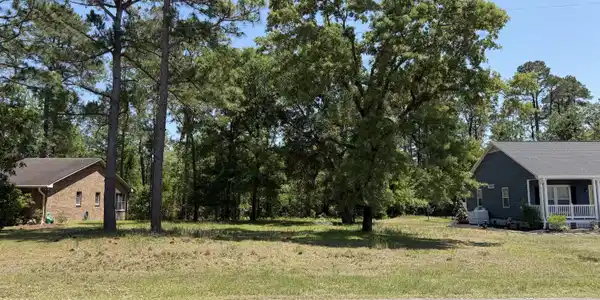 808 Black Swan Road