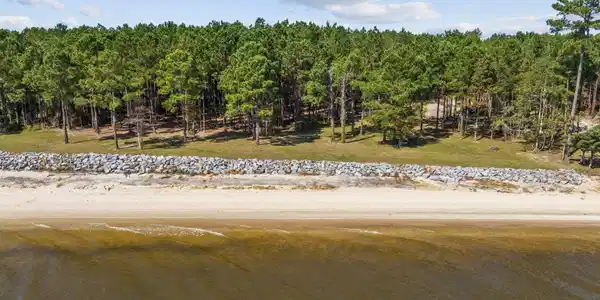 Image 4: Shoreline, Lots 1 to 4