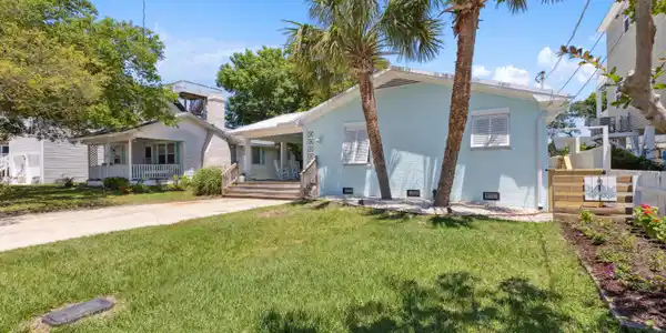 306 Charlotte Avenue