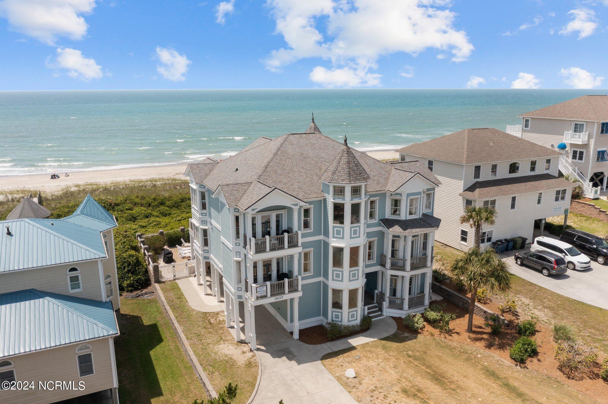 Image 1: Oceanfront home in Emerald Isle