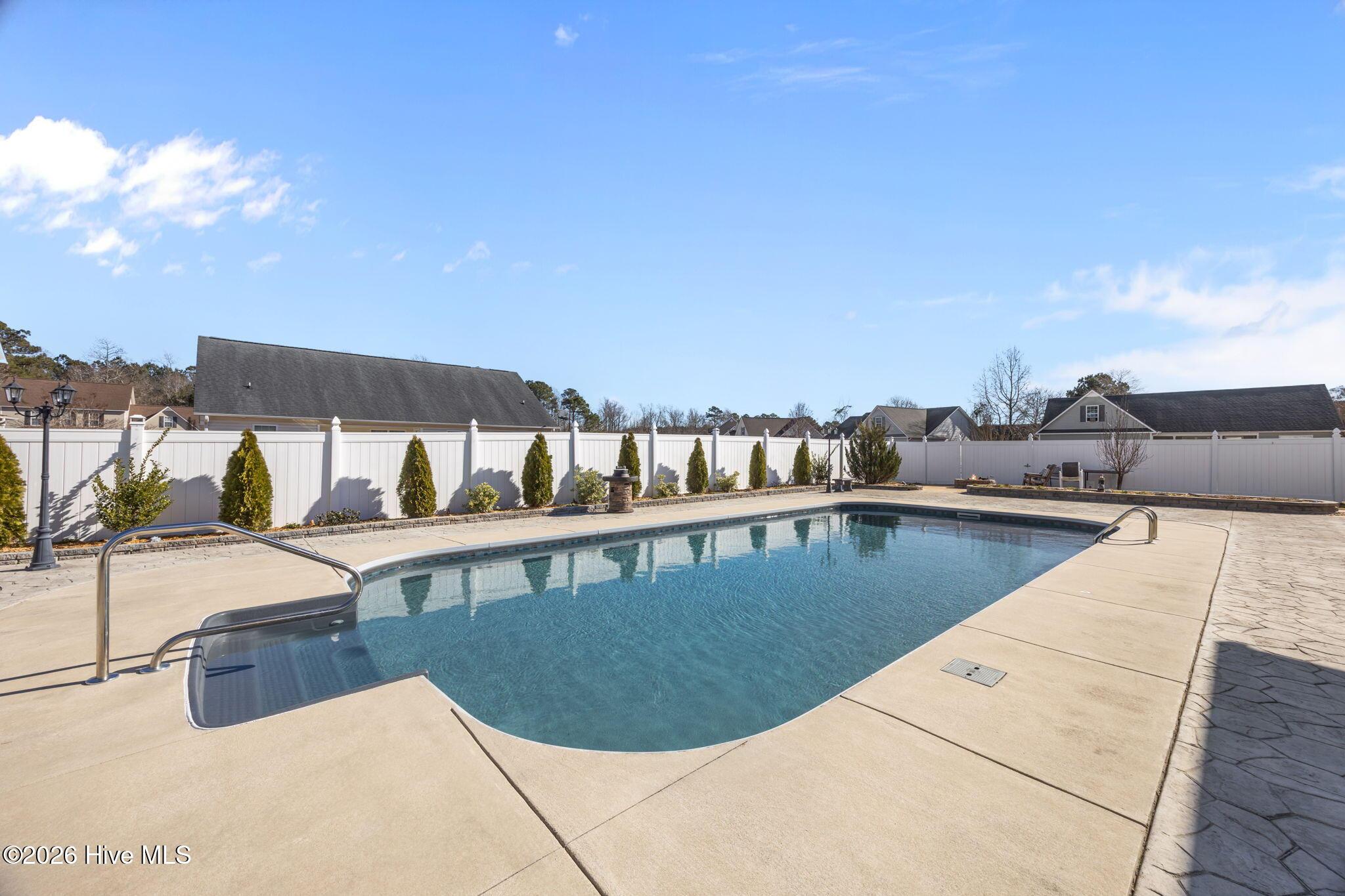 Image 4: Saltwater Pool