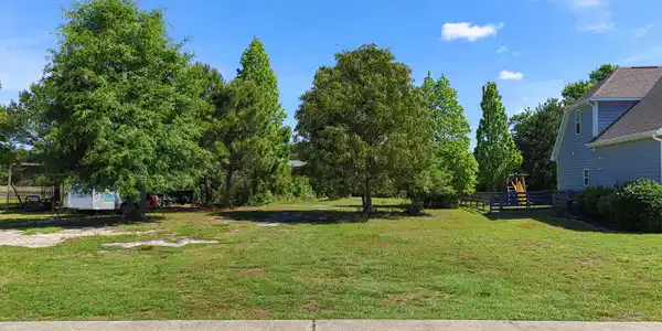 Image 3: Vacant lot in Marsh Harbor