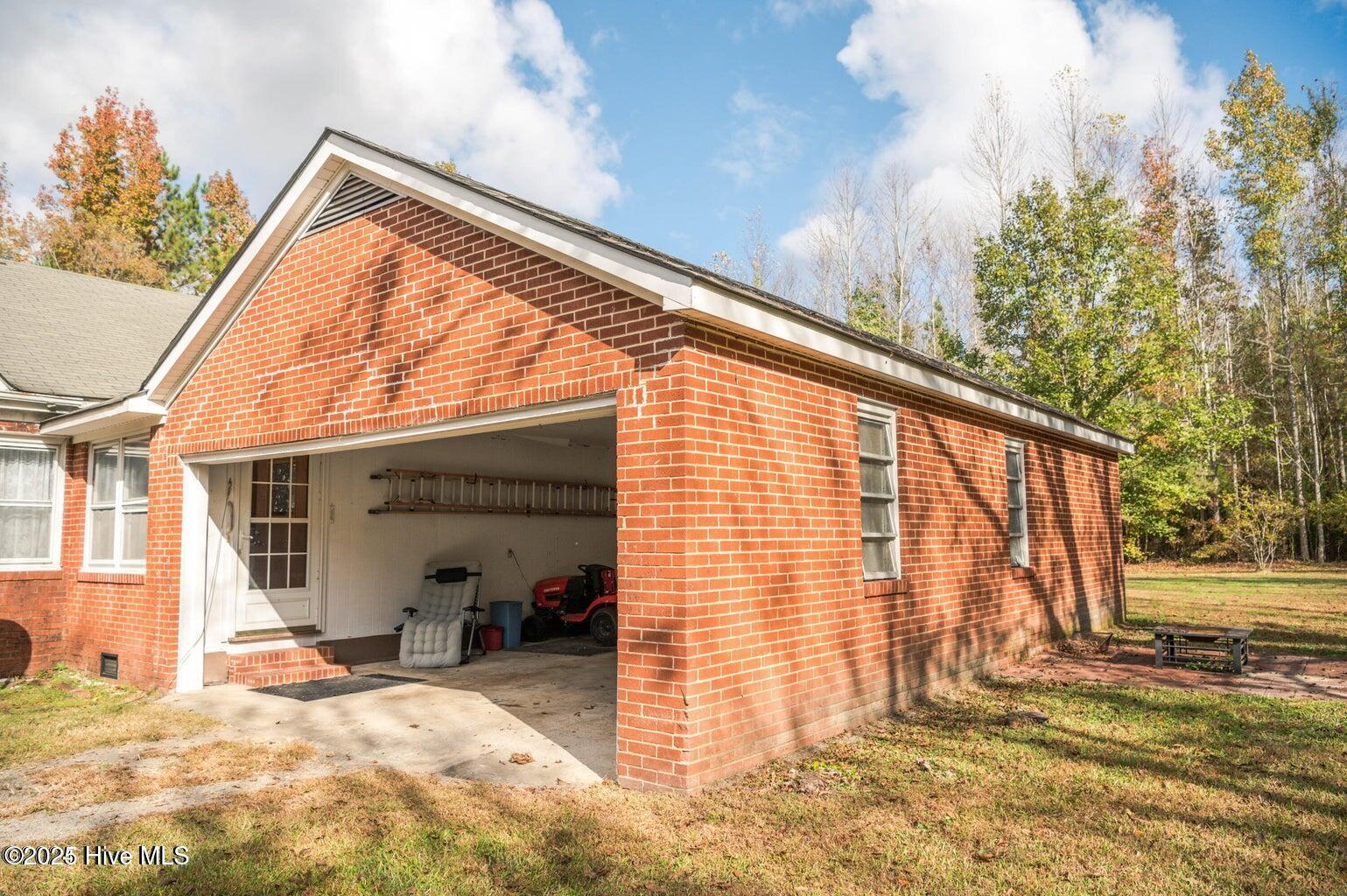 Image 3: 1102 Mt Tabor Pic 3