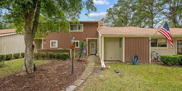 84 Quarterdeck Townes