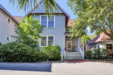 15 Surfboat Court