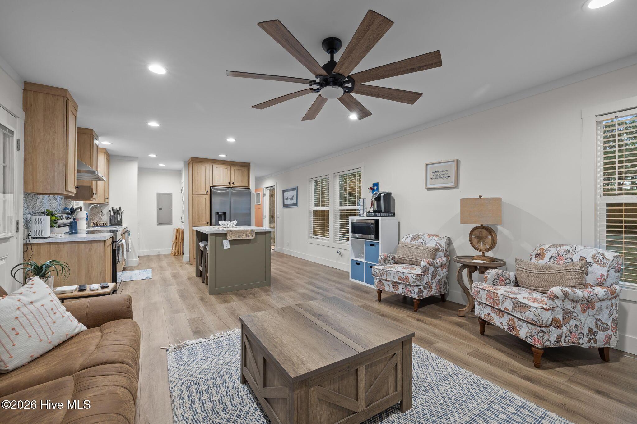 Image 4: 27-web-or-mls-1S3A4339