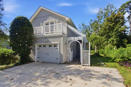 209 E Palmer Drive