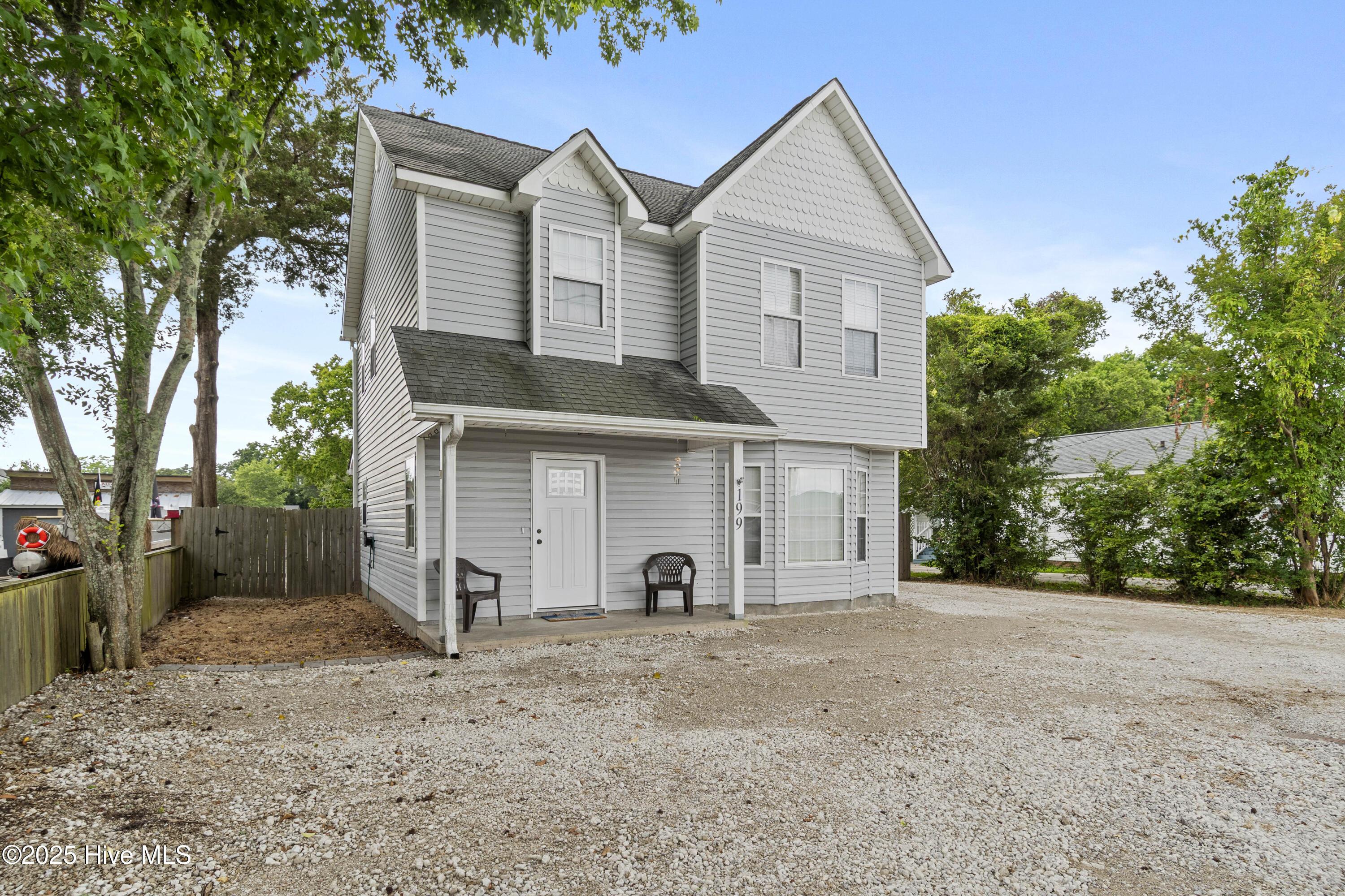 Image 3: front