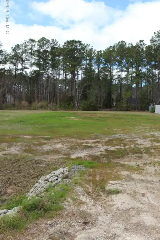 Image 1: lot view 1