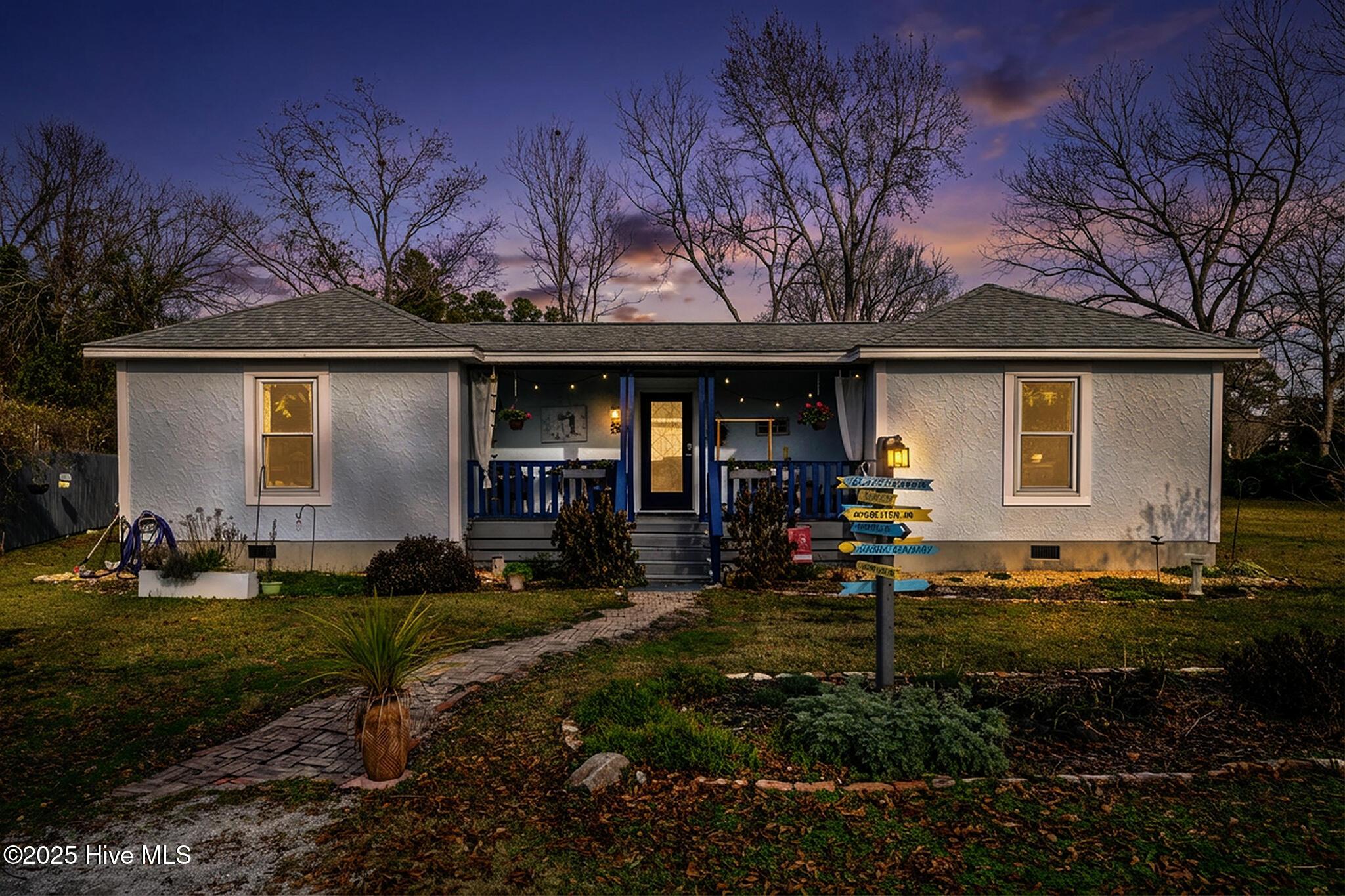 Image 1: 608 Church Street, Oriental, NC 28571