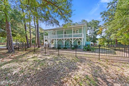 101 W Oak Island Drive