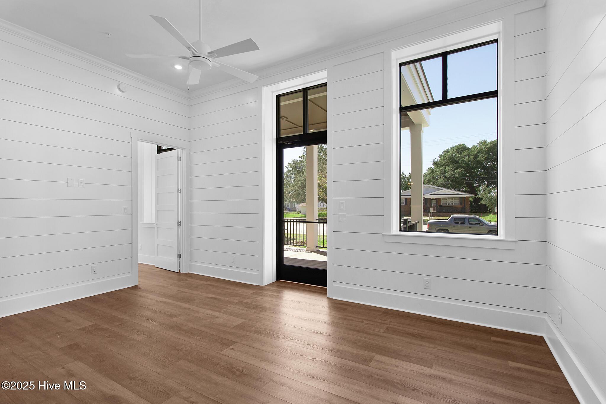Image 3: Living Room with Porch