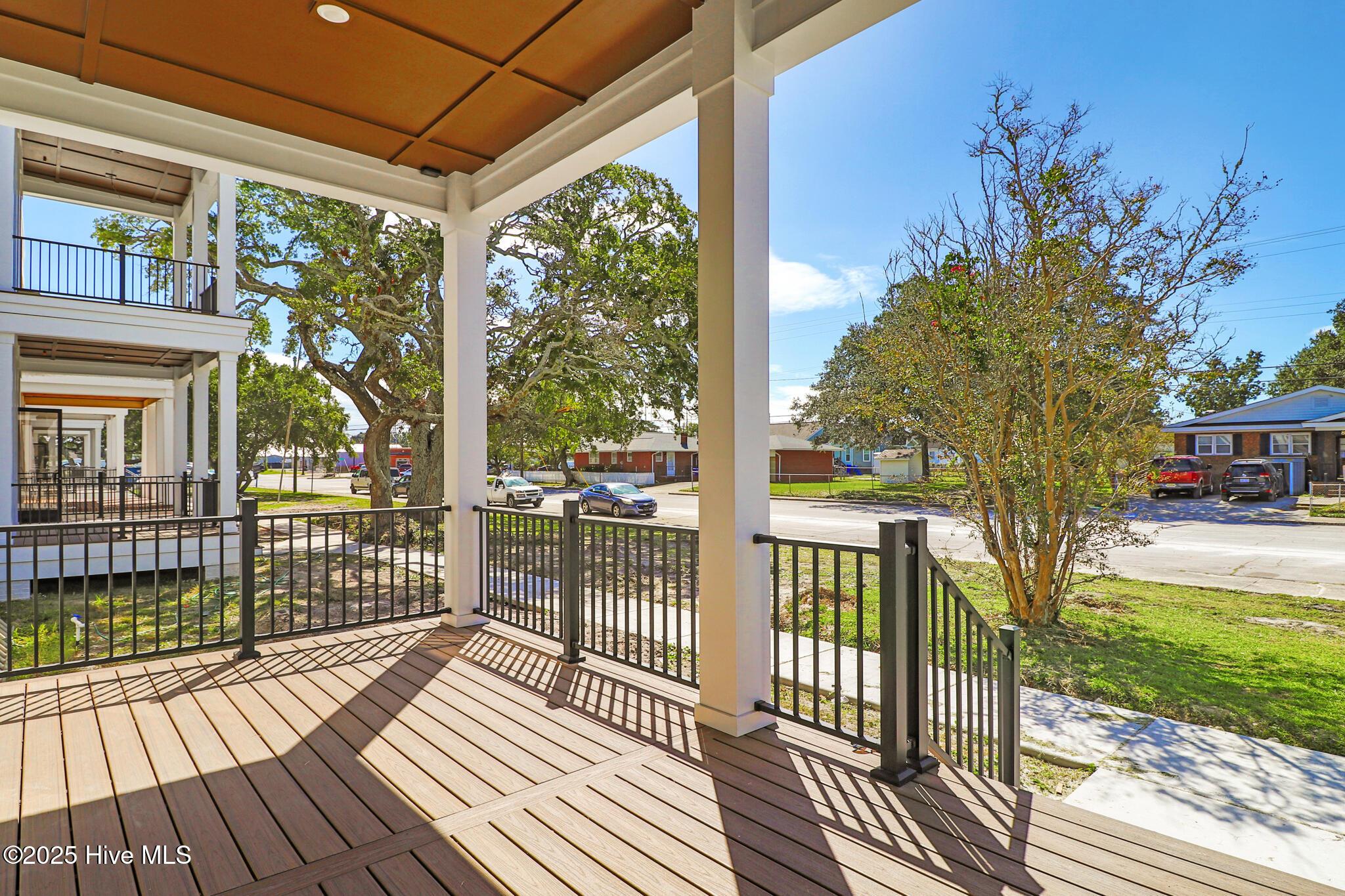 Image 4: Porch