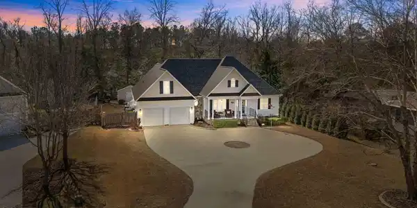 110 Faldo Lane